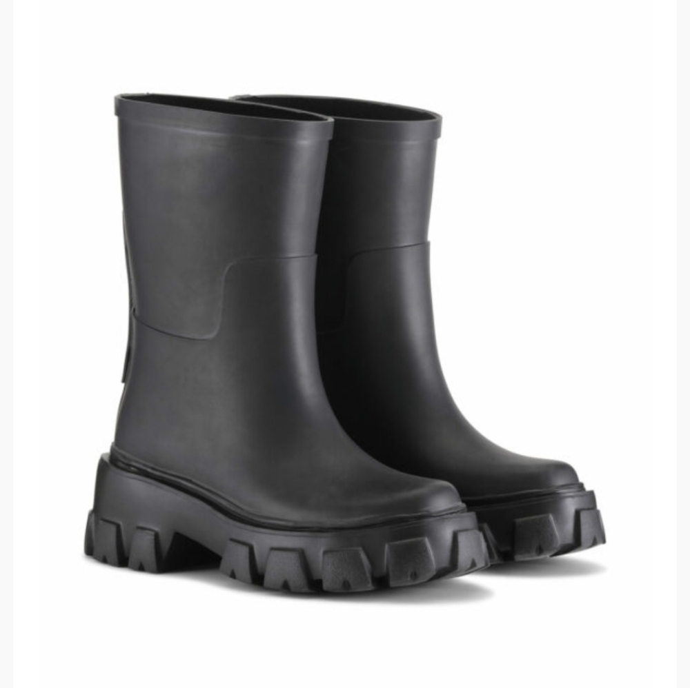 BNWT/box: Ilse Jacobsen Hornbæk “RUBMOON15” 3/4-height rubber boot EU37 USW6.5